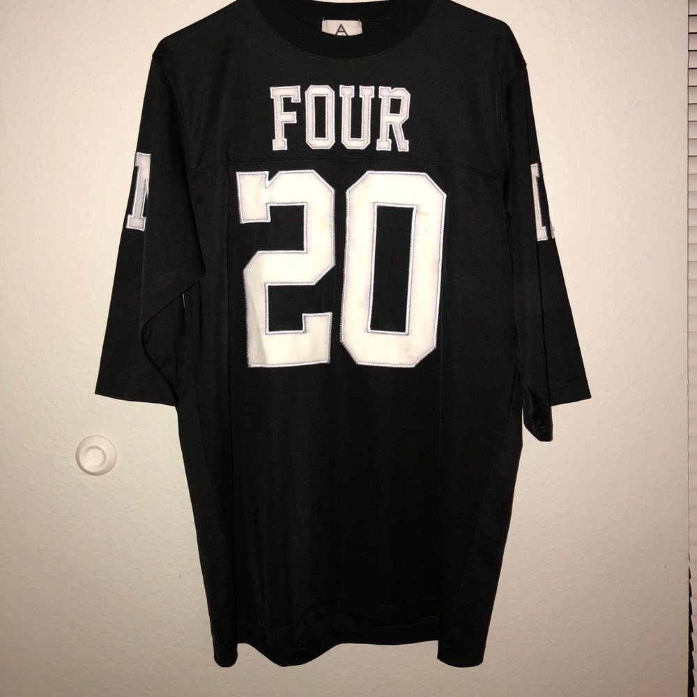 🚫ON HOLD FOR @voxbrittp🚫UNIF FOUR 20 JERSEY 💫